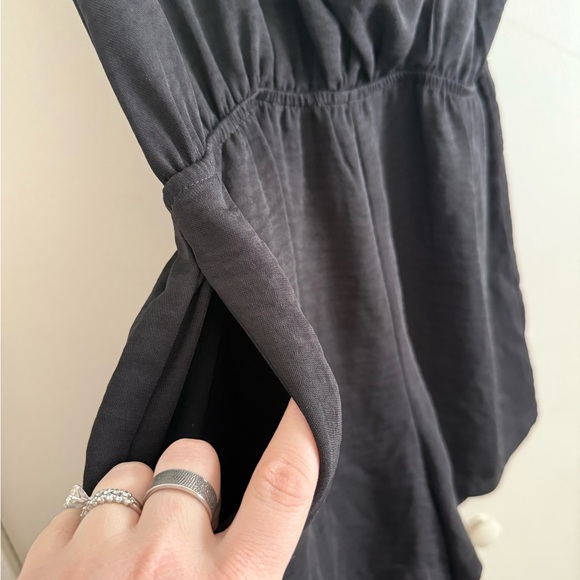 Flax Black Garment - Picture 2 of 4